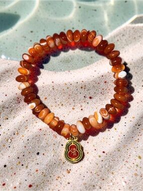 8x5Beautiful Red Banded Agate Rondelle bracelet ❤️
